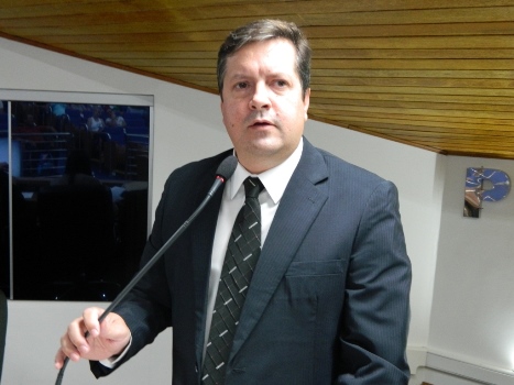 Alessandro Rios pede ampliação da ETEC de Avaré