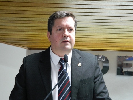 Vereador do PTB pede inclusão do município no programa “Nossa Casa”