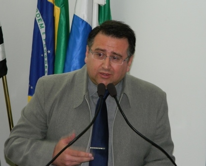 Roberto Araujo critica qualidade da merenda escolar