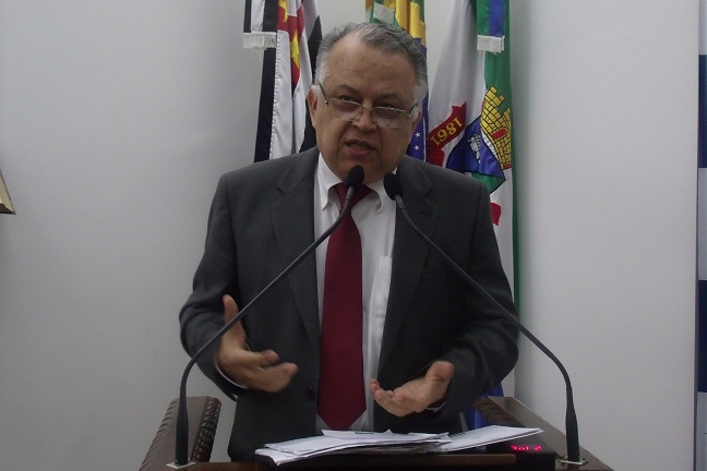 Ernesto pede que Prefeitura premie bom pagador de IPTU