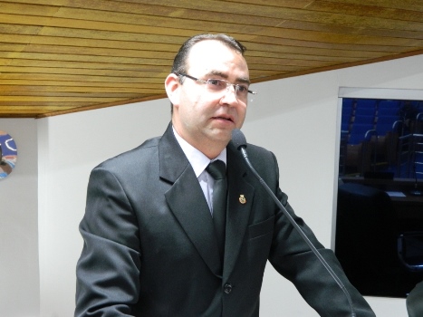 Flávio Zandoná quer campanha de prevenção ao suicídio