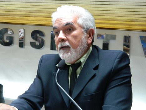 Barreto quer solução para o amianto no município