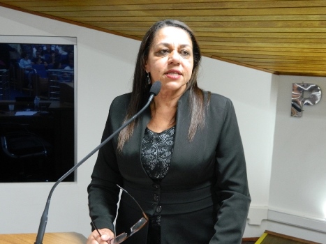 Marialva Biazon questiona sobre medidas para diminuir o suicídio